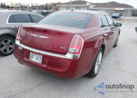 2013 Chrysler 300C Awd z USA, uszkodzony, nr VIN 2C3CCAKT6DH645372